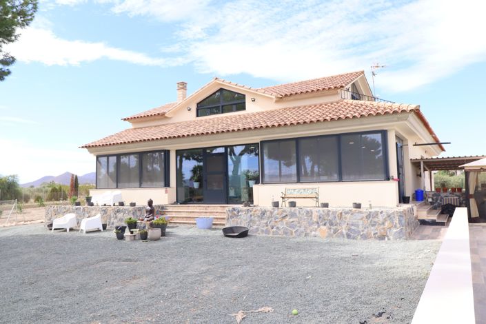 Image No.8-7 Bed Villa for sale