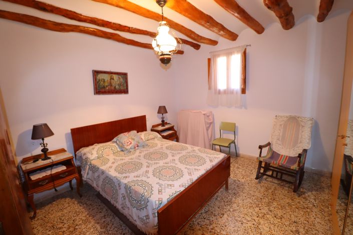 Image No.12-7 Bed Country House for sale