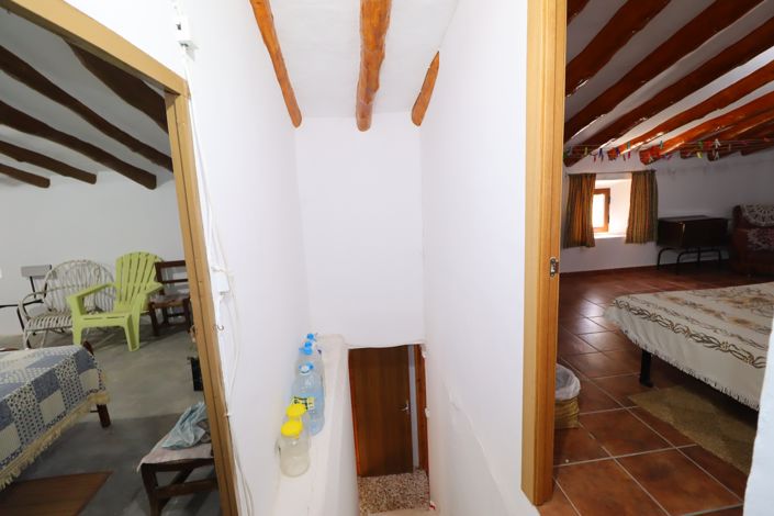 Image No.25-7 Bed Country House for sale