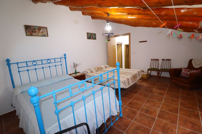 Image No.30-7 Bed Country House for sale