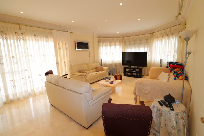 Image No.14-6 Bed Villa for sale