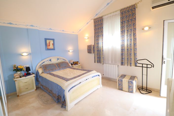 Image No.32-6 Bed Villa for sale