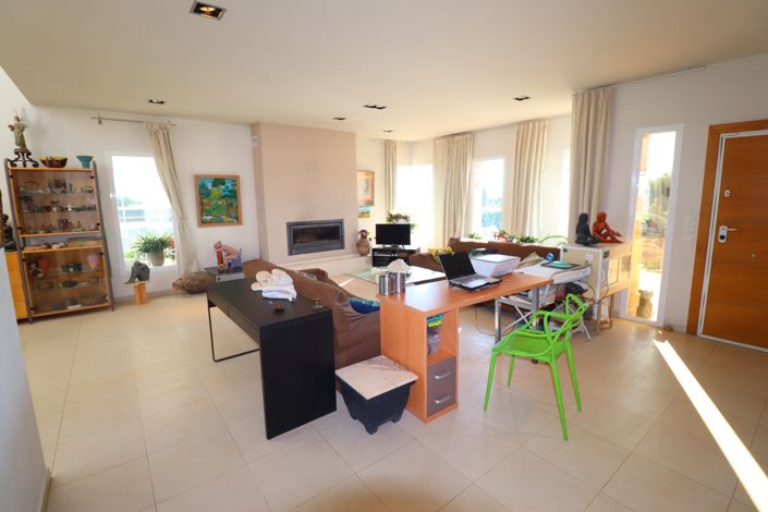 Image No.10-3 Bed Villa for sale