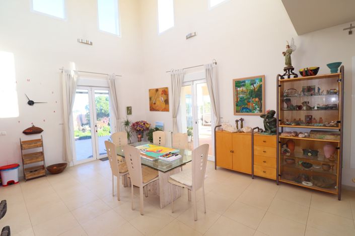 Image No.12-3 Bed Villa for sale