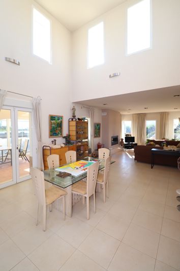 Image No.15-3 Bed Villa for sale