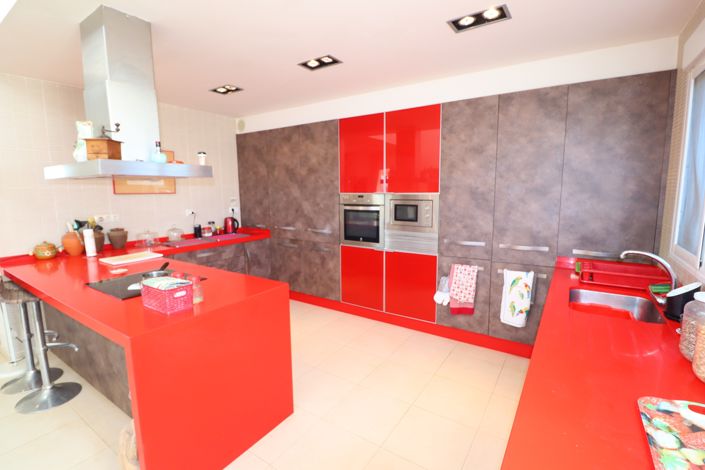 Image No.18-3 Bed Villa for sale