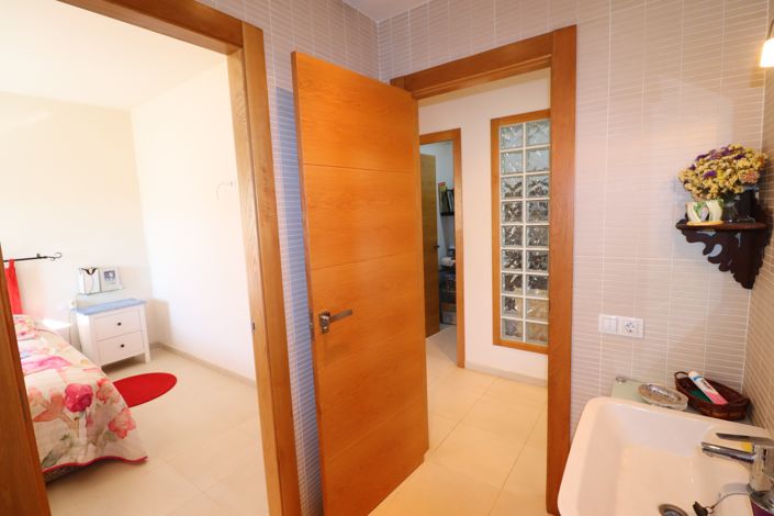 Image No.27-3 Bed Villa for sale