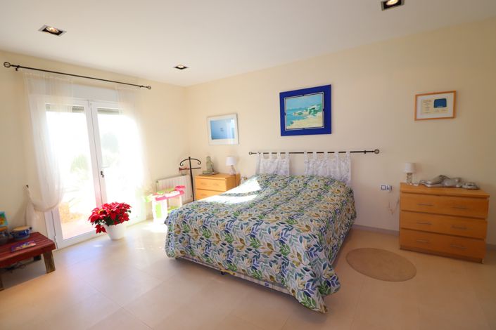 Image No.35-3 Bed Villa for sale