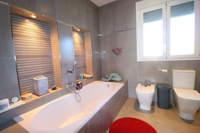 Image No.38-3 Bed Villa for sale