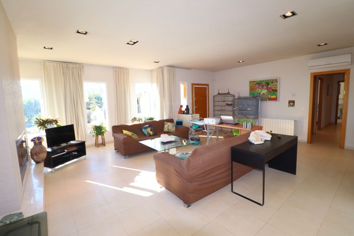 Image No.9-3 Bed Villa for sale