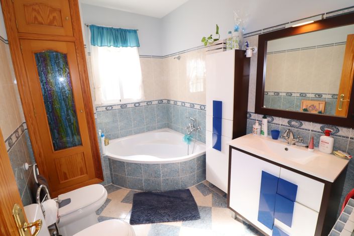 Image No.21-5 Bed Villa for sale