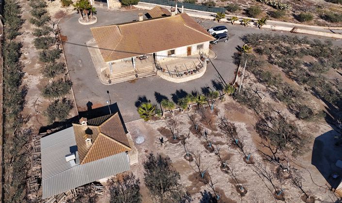Image No.1-4 Bed Villa for sale