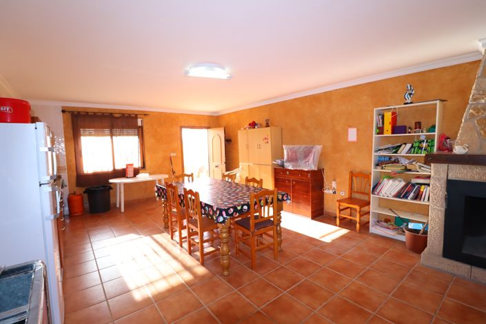 Image No.9-4 Bed Villa for sale