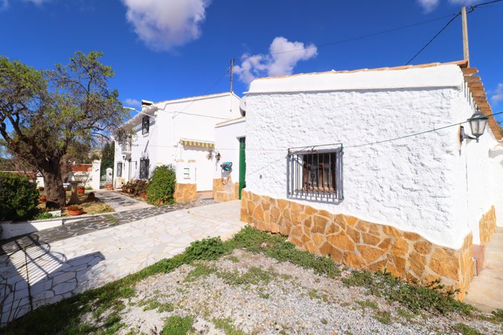 Image No.2-4 Bed Cortijo for sale