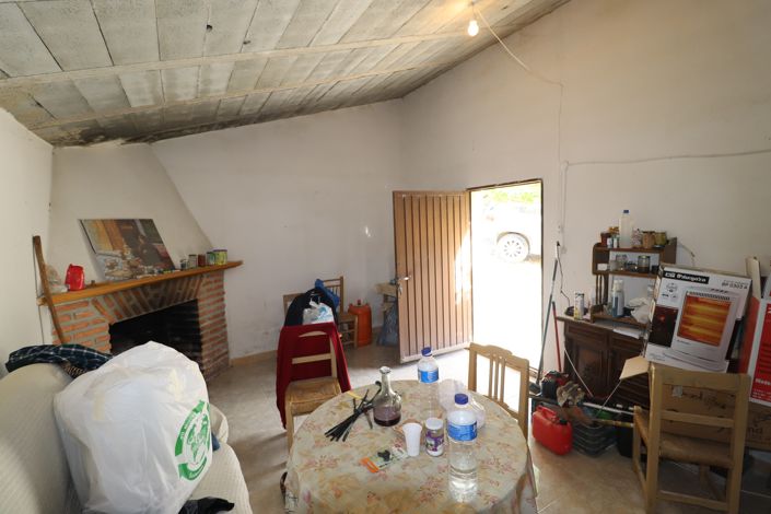 Image No.4-2 Bed Country House for sale