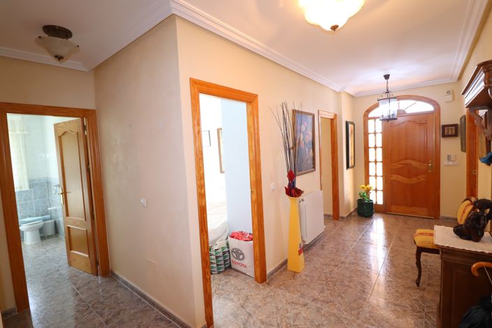 Image No.29-5 Bed Villa for sale