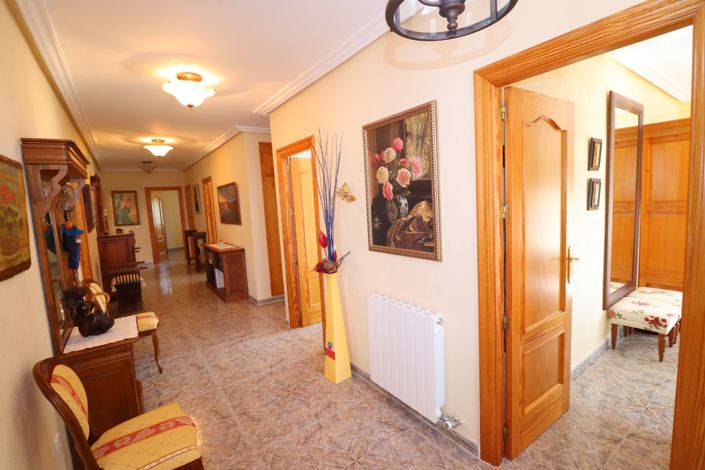 Image No.32-5 Bed Villa for sale