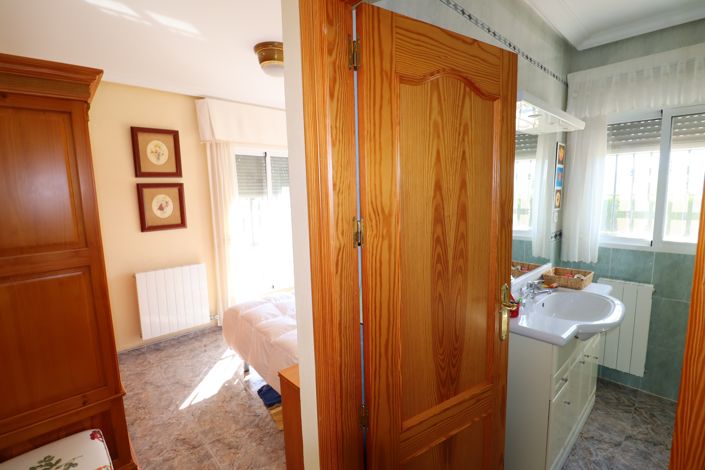 Image No.33-5 Bed Villa for sale