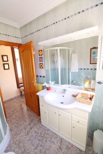 Image No.35-5 Bed Villa for sale