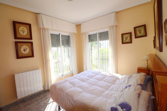 Image No.36-5 Bed Villa for sale