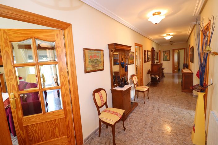 Image No.5-5 Bed Villa for sale