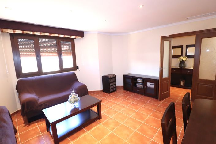 Image No.10-4 Bed Villa for sale