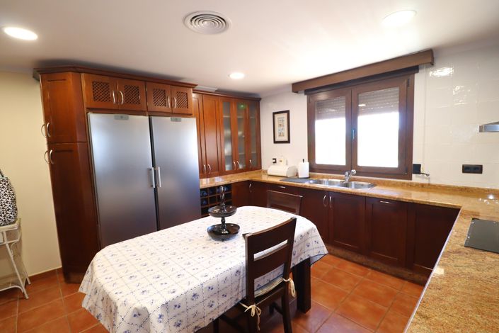 Image No.18-4 Bed Villa for sale