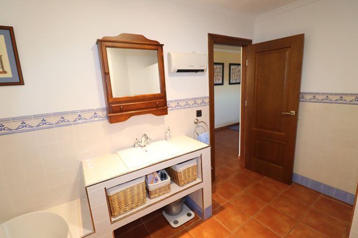 Image No.29-4 Bed Villa for sale