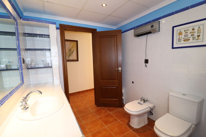 Image No.39-4 Bed Villa for sale