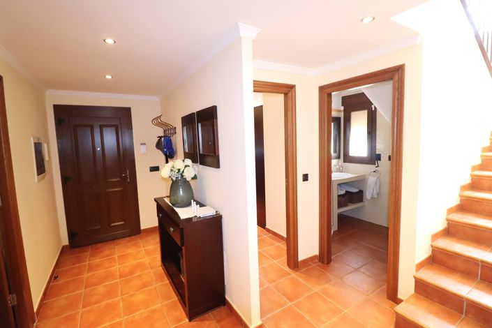 Image No.5-4 Bed Villa for sale