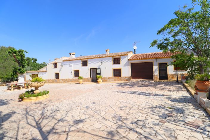 Image No.1-8 Bed Cortijo for sale
