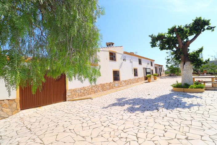 Image No.2-8 Bed Cortijo for sale