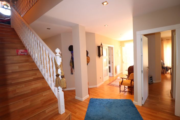 Image No.36-5 Bed Villa for sale