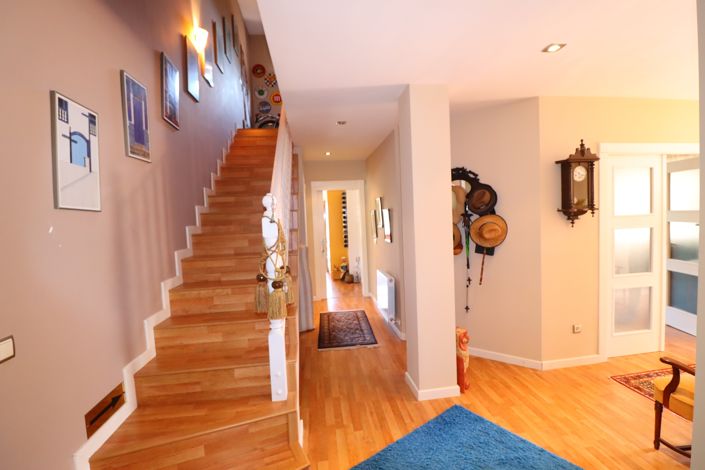 Image No.37-5 Bed Villa for sale