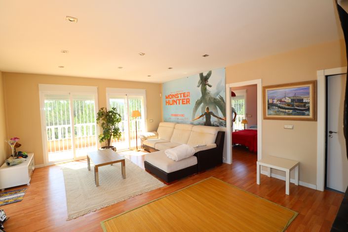 Image No.40-5 Bed Villa for sale