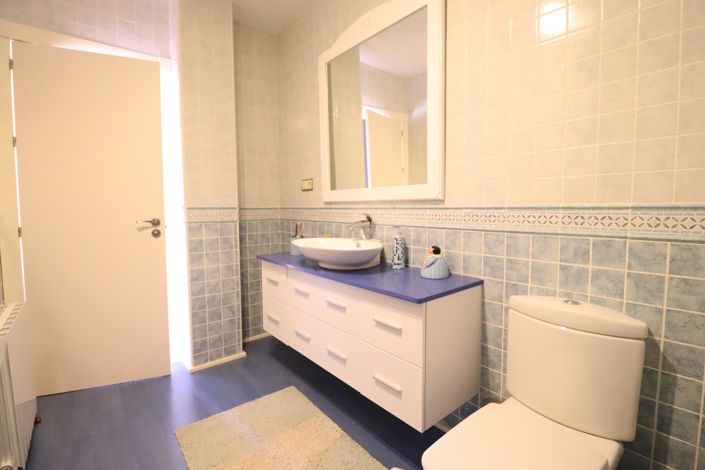 Image No.44-5 Bed Villa for sale