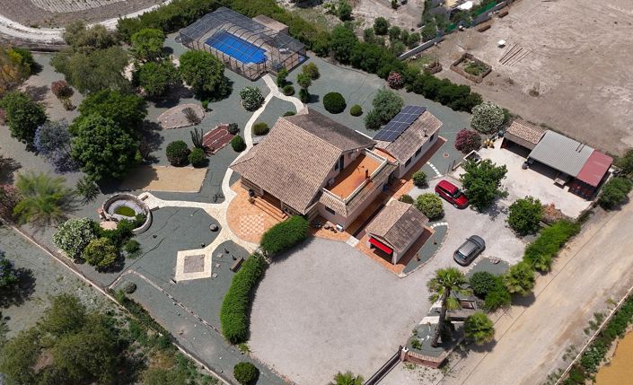 Image No.2-5 Bed Villa for sale