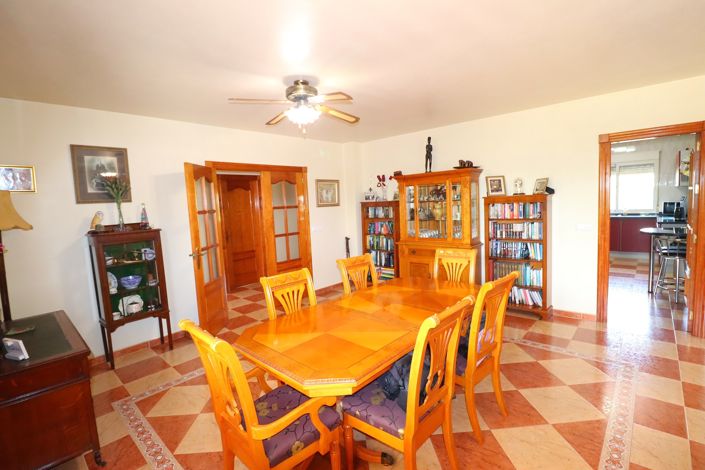 Image No.14-5 Bed Villa for sale