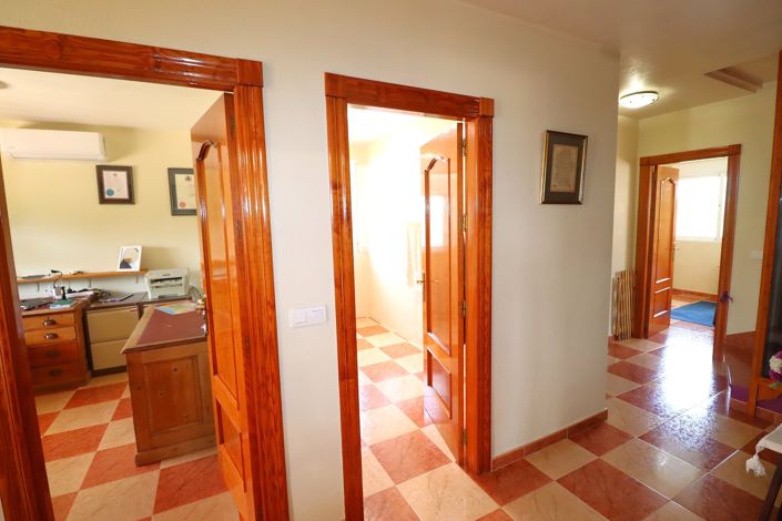 Image No.22-5 Bed Villa for sale
