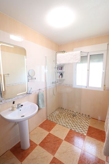 Image No.24-5 Bed Villa for sale