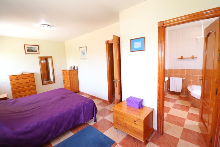 Image No.27-5 Bed Villa for sale