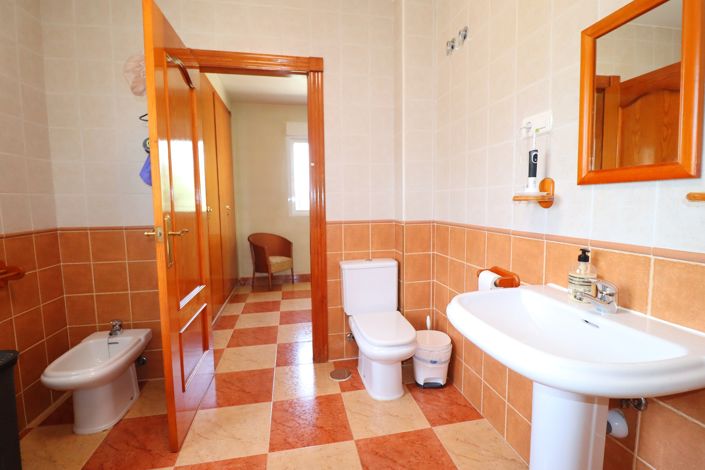 Image No.29-5 Bed Villa for sale