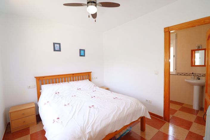 Image No.40-5 Bed Villa for sale