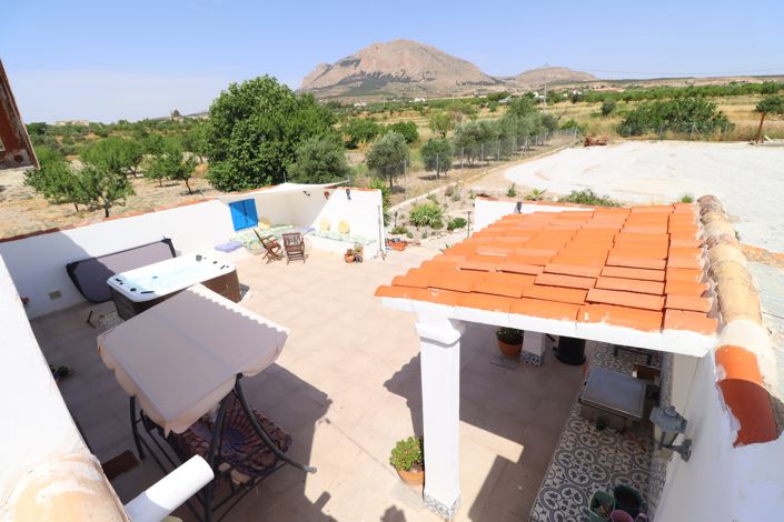 Image No.1-4 Bed Cortijo for sale