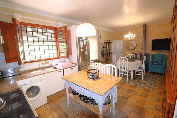 Image No.19-4 Bed Country House for sale