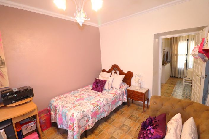 Image No.22-4 Bed Country House for sale