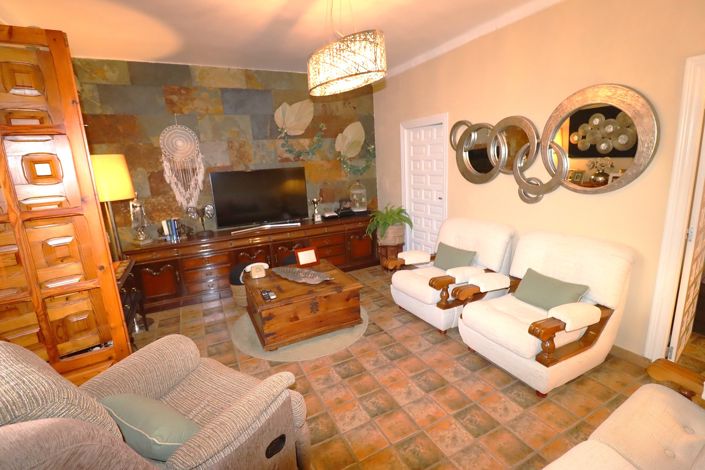 Image No.26-4 Bed Country House for sale