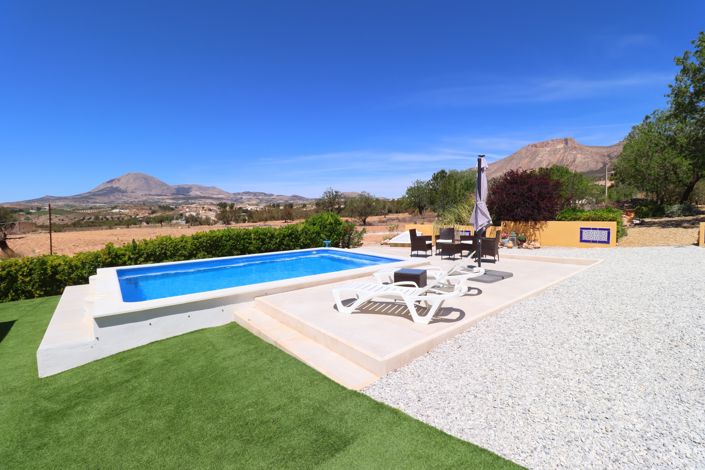 Image No.7-4 Bed Cortijo for sale