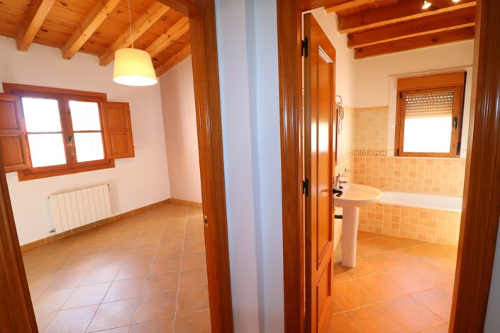 Image No.28-3 Bed Villa for sale