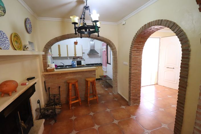 Image No.20-4 Bed Country House for sale